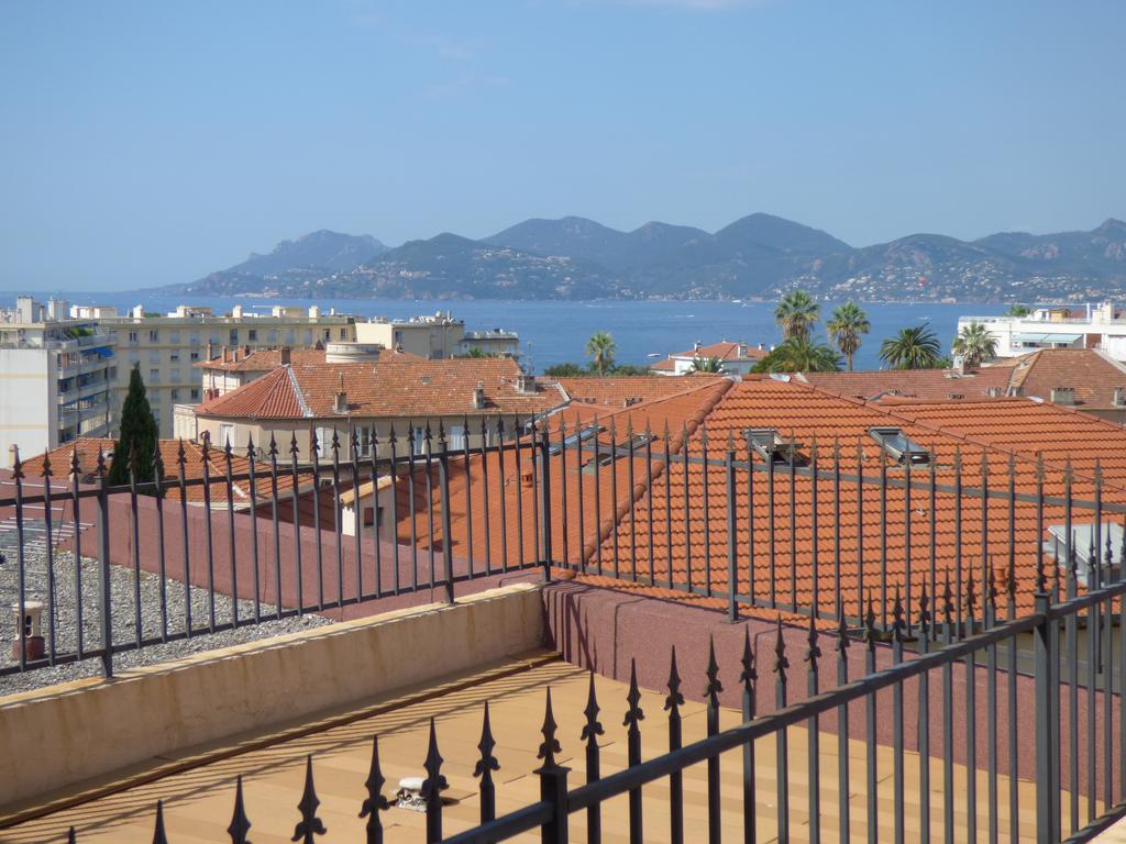 Hotel L'Olivier - Piscine & Parking Cannes Exterior foto