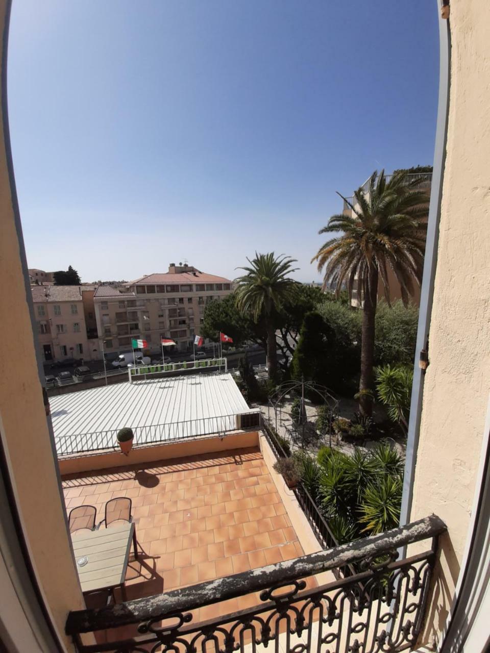 Hotel L'Olivier - Piscine & Parking Cannes Exterior foto