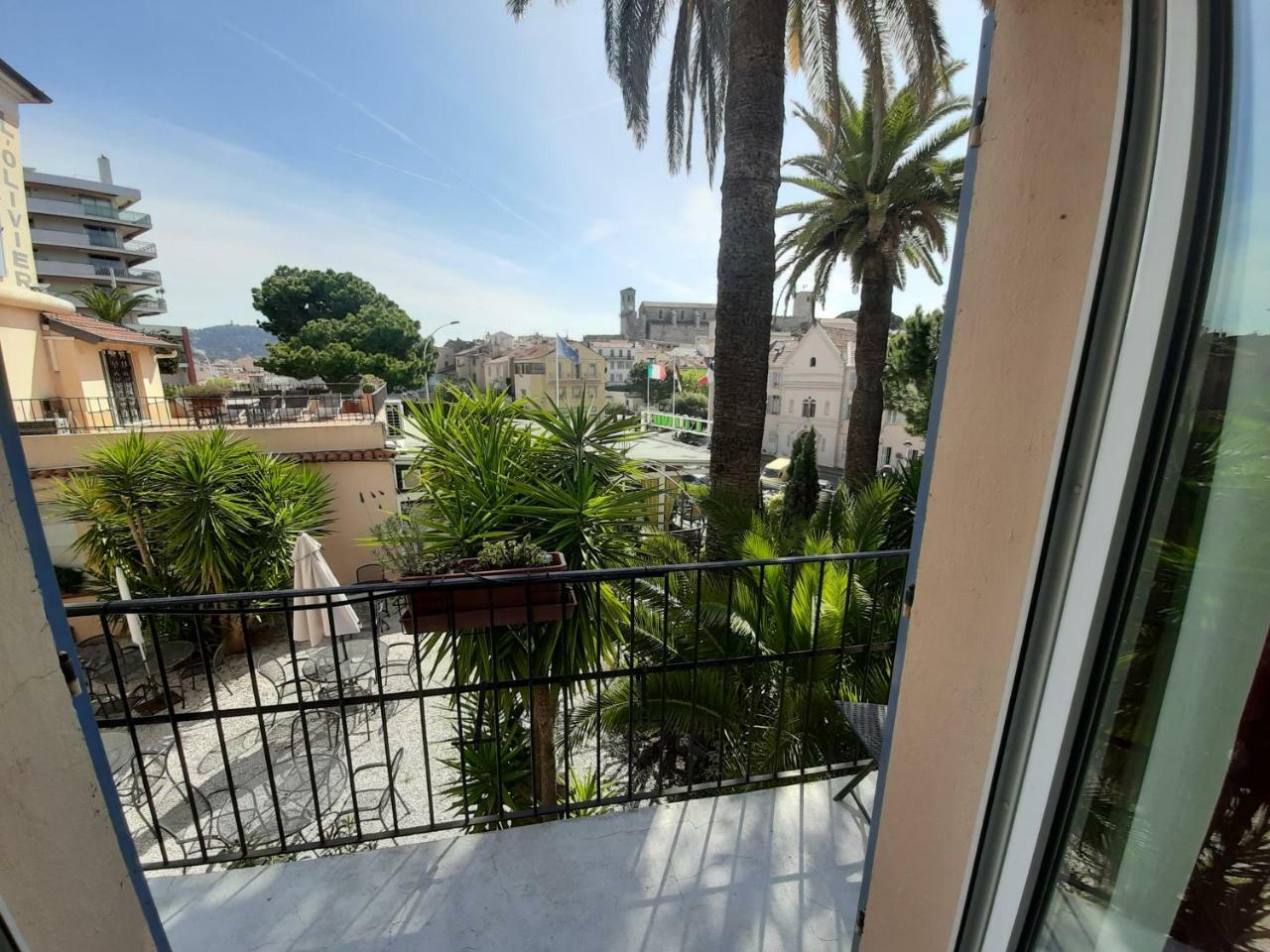 Hotel L'Olivier - Piscine & Parking Cannes Exterior foto