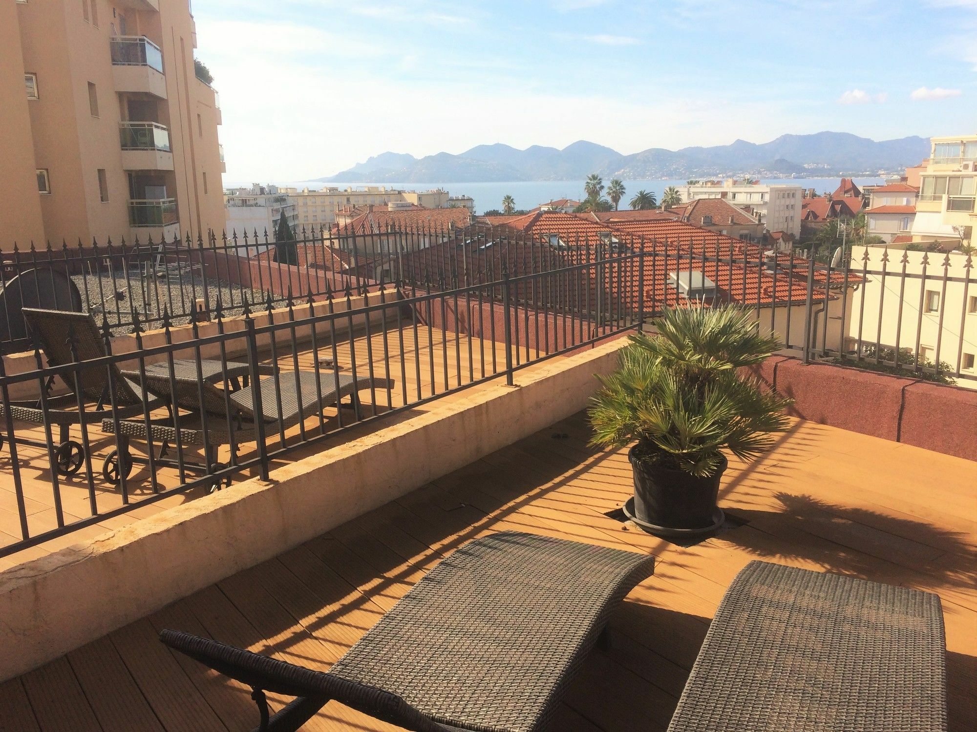 Hotel L'Olivier - Piscine & Parking Cannes Exterior foto