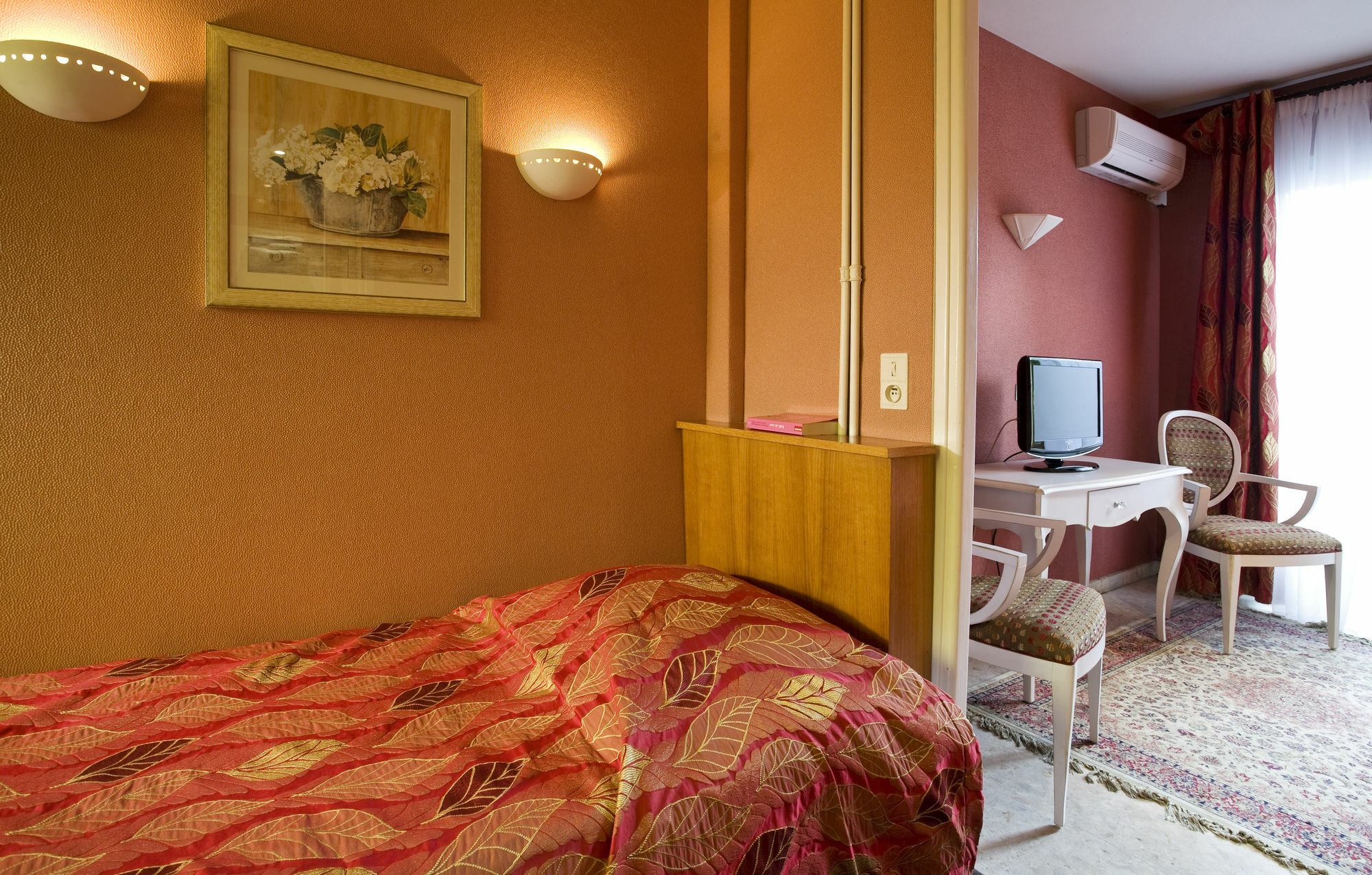 Hotel L'Olivier - Piscine & Parking Cannes Exterior foto
