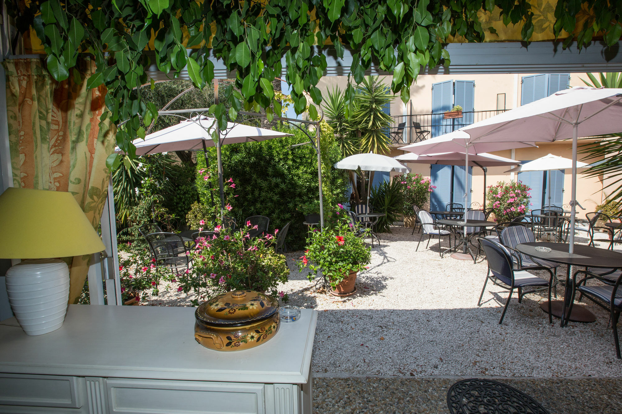 Hotel L'Olivier - Piscine & Parking Cannes Exterior foto