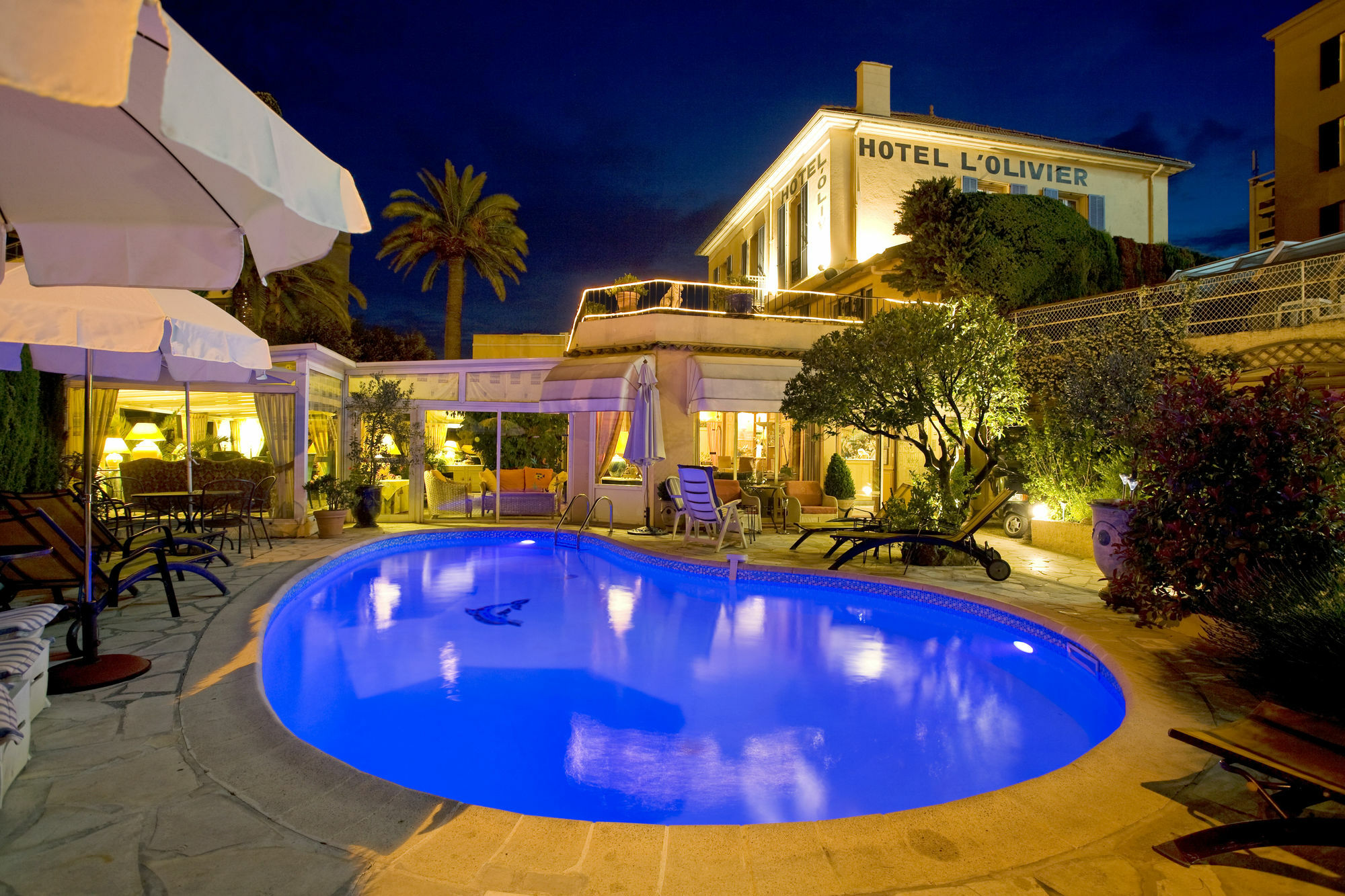 Hotel L'Olivier - Piscine & Parking Cannes Exterior foto