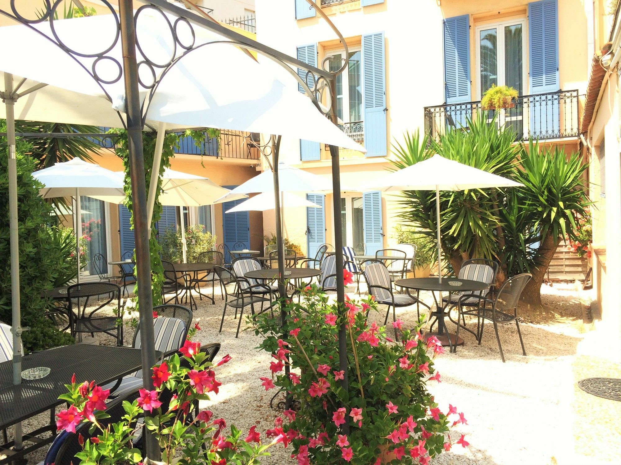 Hotel L'Olivier - Piscine & Parking Cannes Exterior foto
