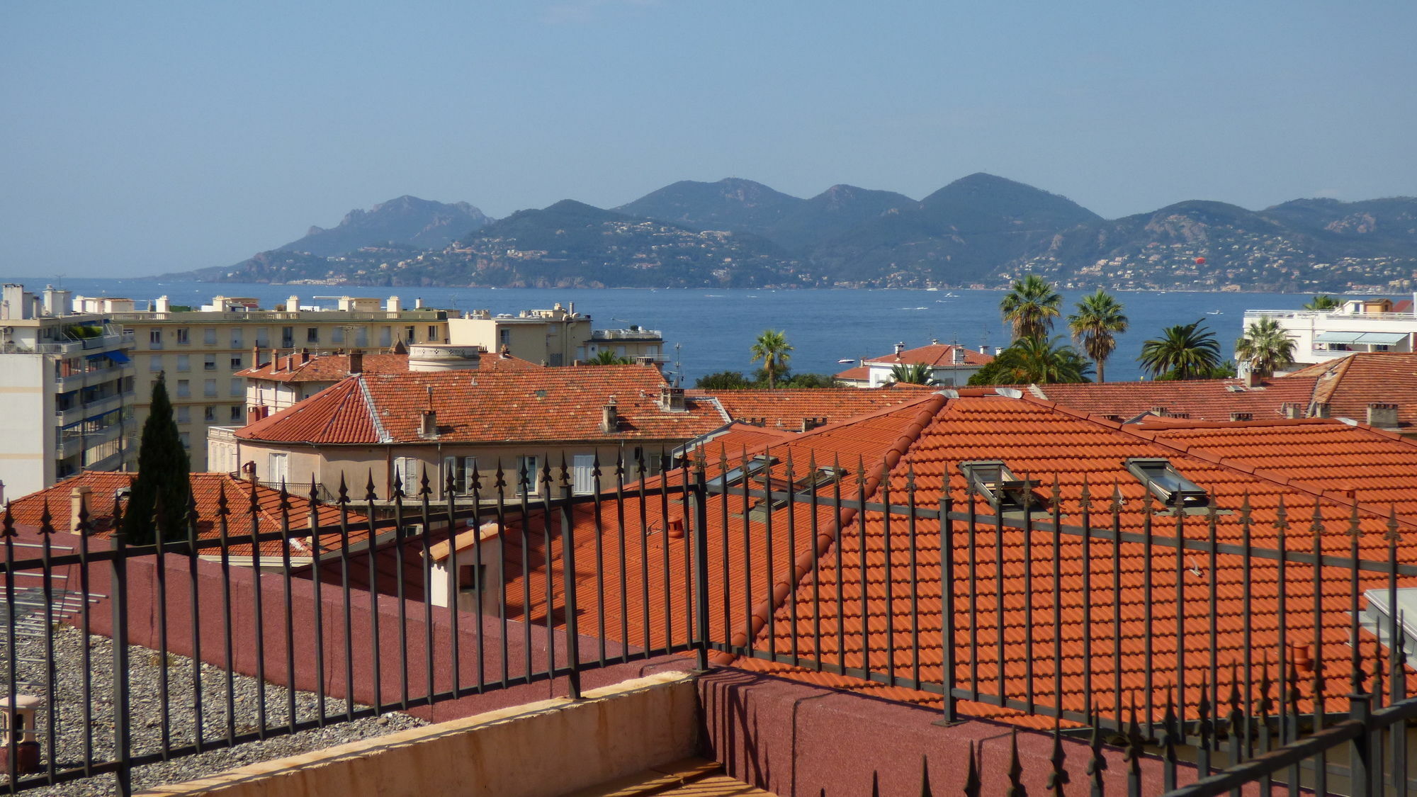 Hotel L'Olivier - Piscine & Parking Cannes Exterior foto