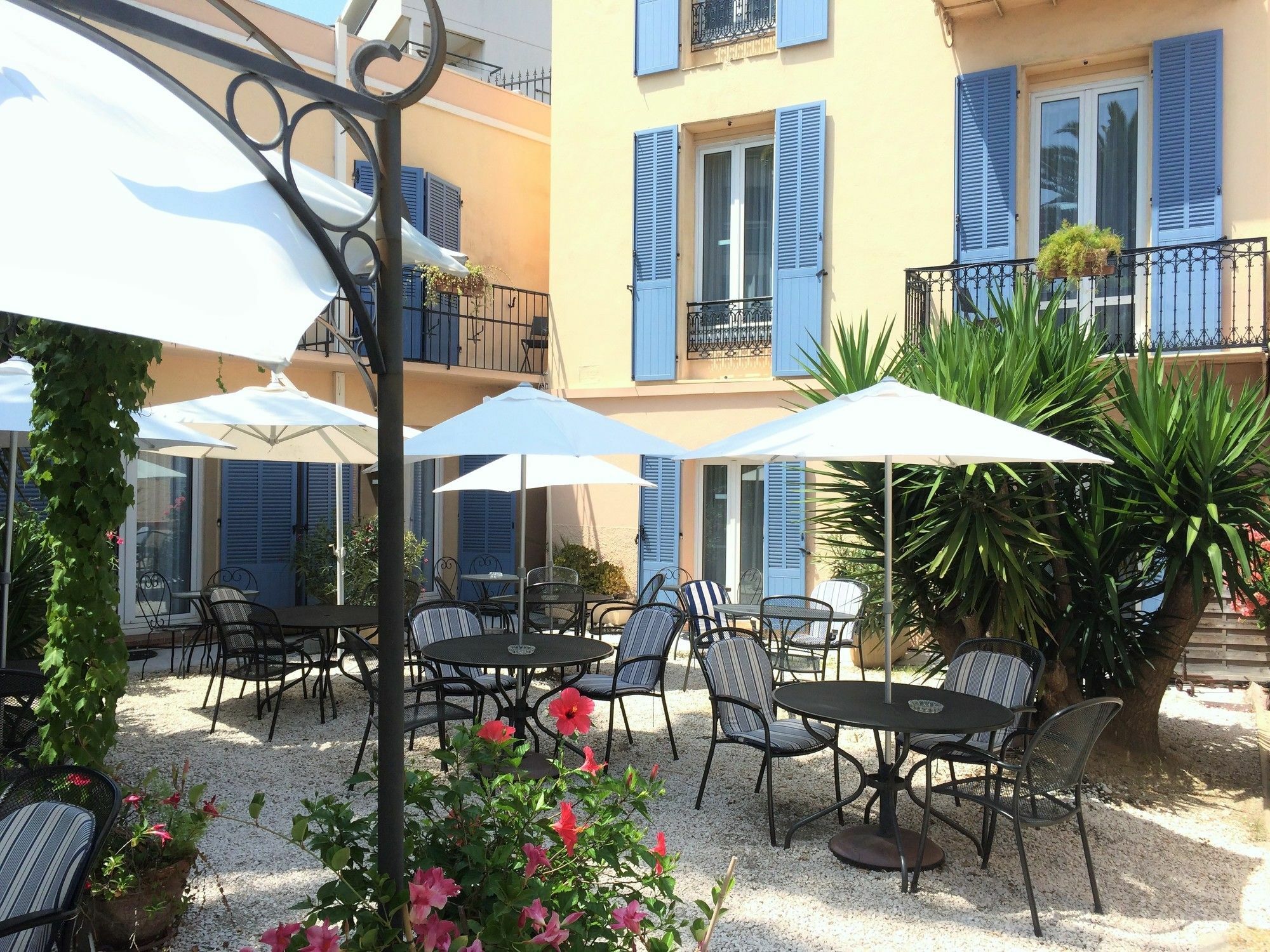 Hotel L'Olivier - Piscine & Parking Cannes Exterior foto