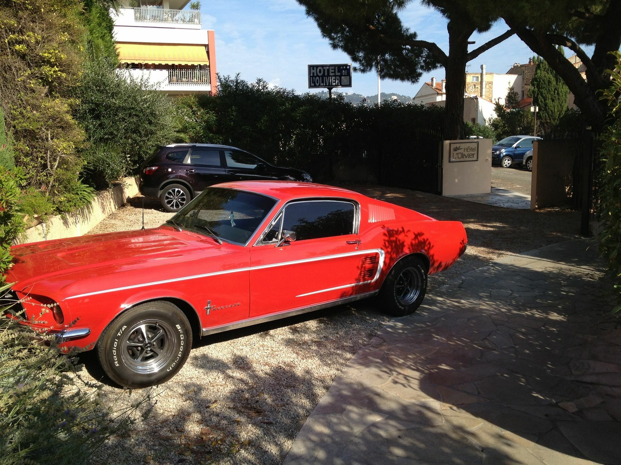Hotel L'Olivier - Piscine & Parking Cannes Exterior foto
